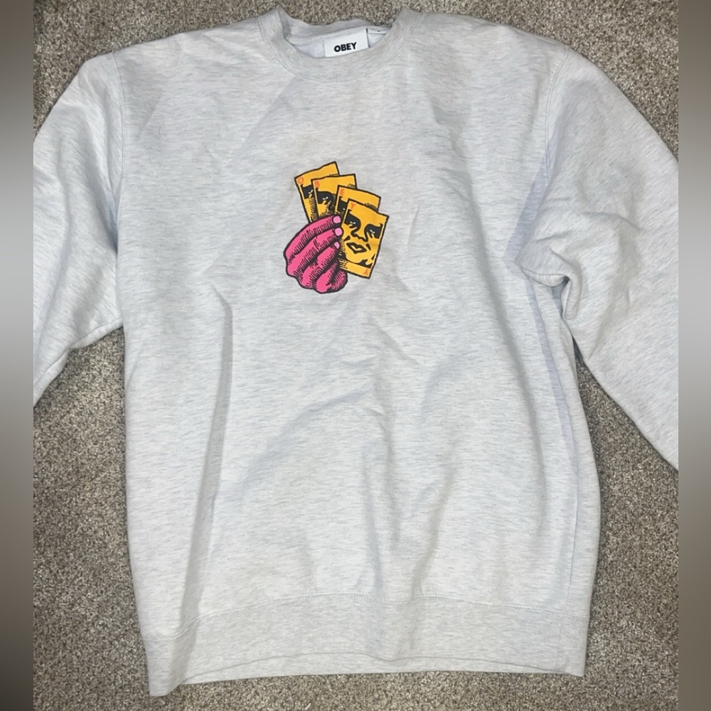 obey crew neck rarely worn